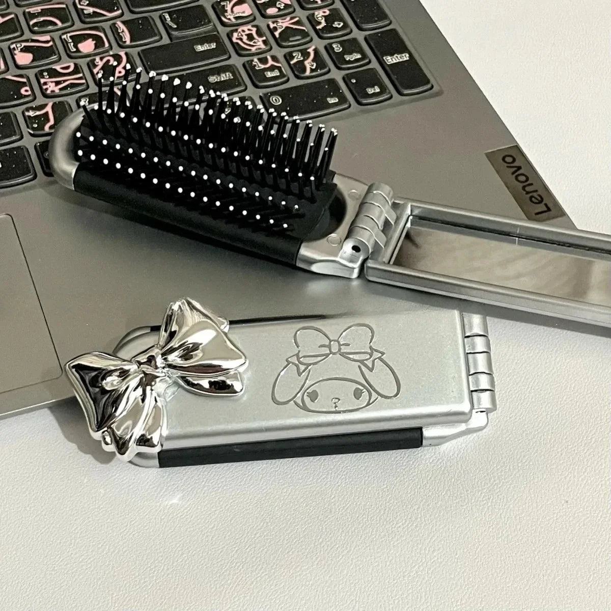 Kawaii Small Comb with Makeup Mirror: Cute Hello Kitty, Melody & Cinnamoroll Portable Comb